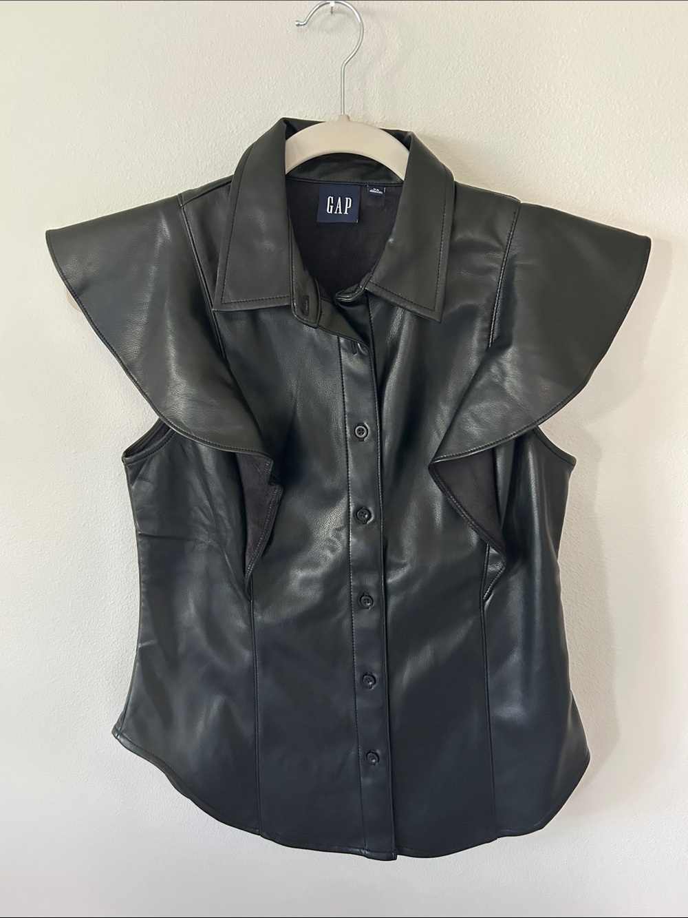 GAP Black vegan Leather Flutter Sleeve Button-Front top Size XS